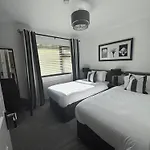 Robin Hill 4*