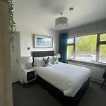 Robin Hill 4*