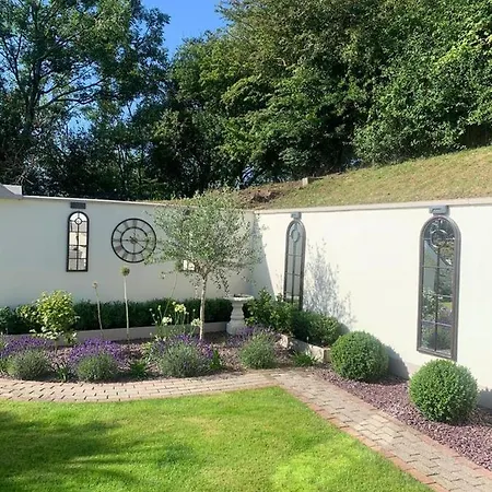 Robin Hill Panzió 4*