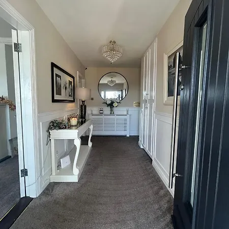 Robin Hill 4* Карракло