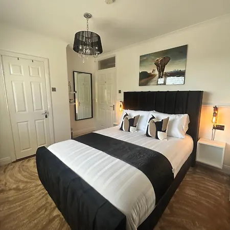 Robin Hill 4* Curracloe